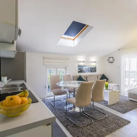 Marijeta Apartman+besplatan Parking * Kaštela