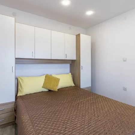Marijeta Apartman+besplatan Parking * Kaštela